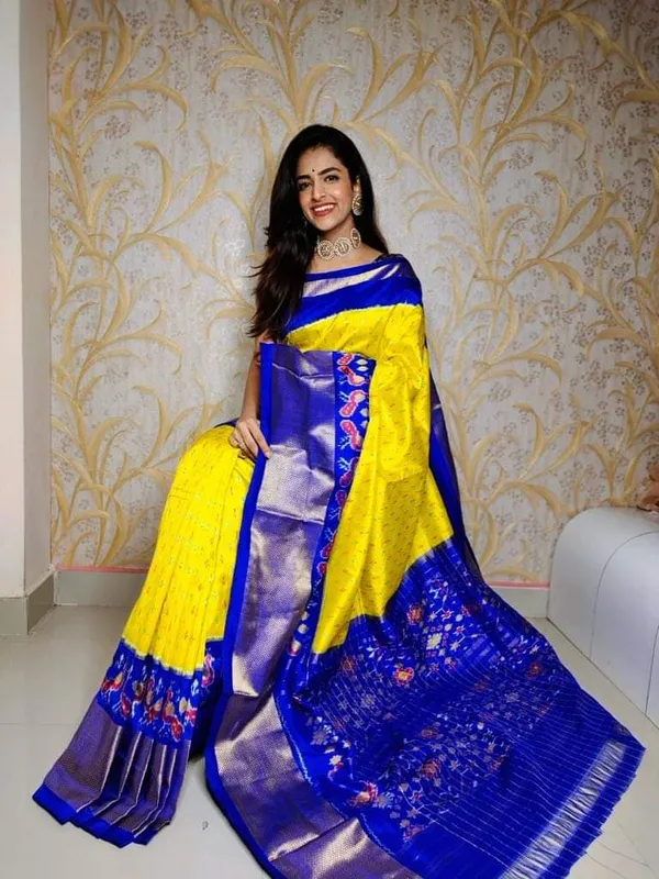 Multicolor_Ikkat_Saree_And_Dolla_Silk_Sarees