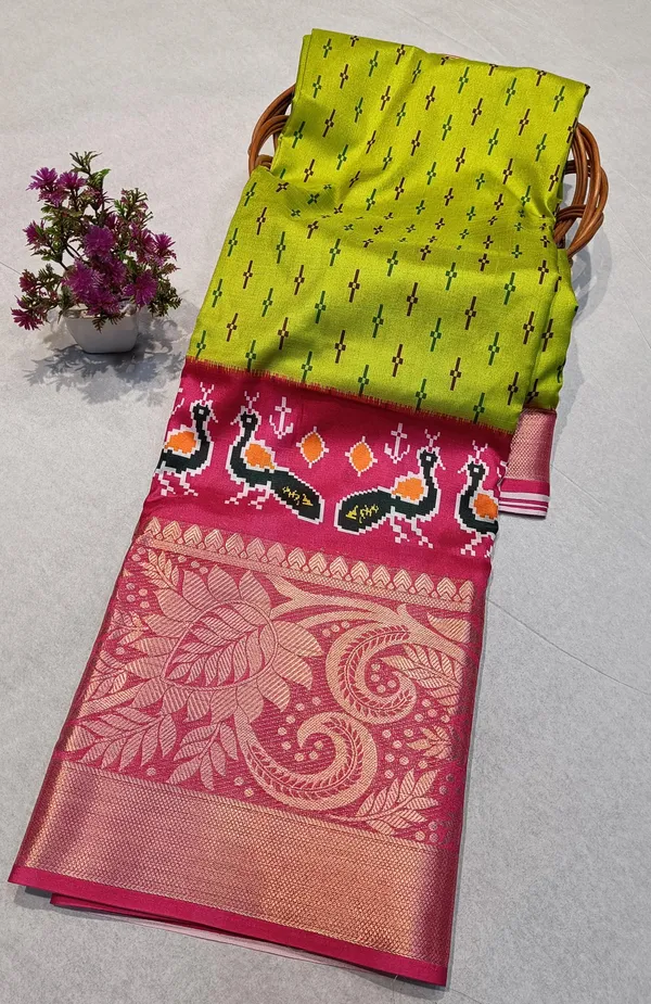 Multicolor_Dola_Silk_Pochampally_Ikkat_Saree_With_Unstitched_Blouse_Piece_For_Women