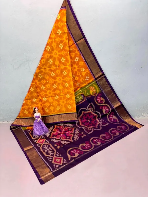 Multicolor_Twill_Ikkat_Designer_And_Dolla_Silk_Sarees