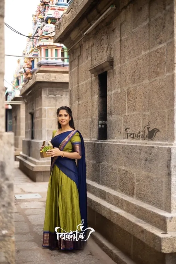 Kanjivaram_Silk_Zari_Half_Saree_Lehenga_With_Blouse_Along_With_Banarsi_Silk_Dupatta