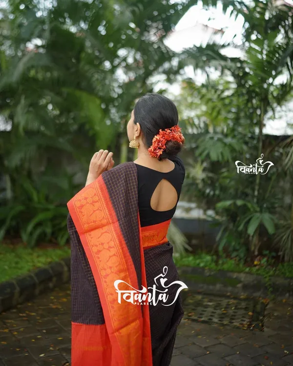 Woven_Kanjivaram_,_Banarasi_Jacquard_Saree