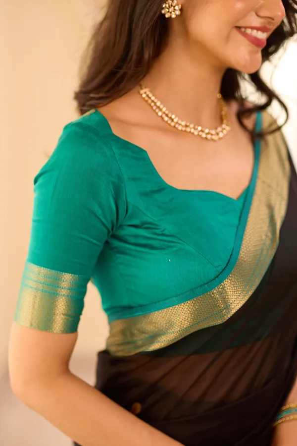 Black_and_Turquoise_Maheshwari_Silk_Cotton_Handloom_Saree