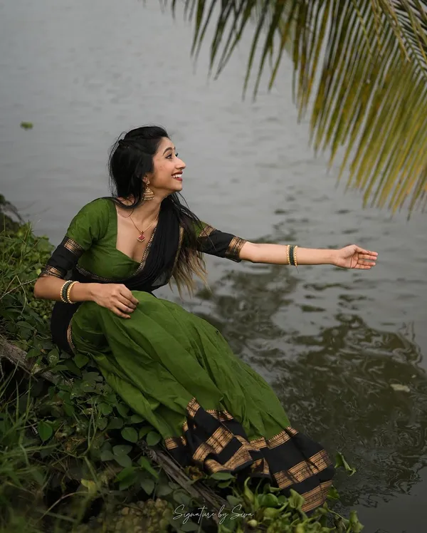 Kanjivaram_Silk_Zari_Half_Saree_Lehenga_With_Blouse_Along_With_Banarsi_Silk_Dupatta