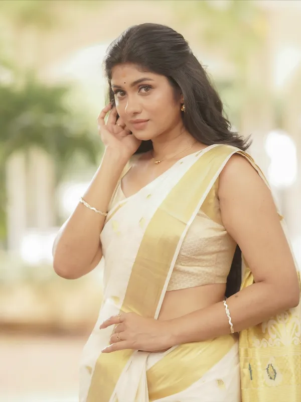 Pearl_White_Maheshwari_Silk_Cotton_Saree