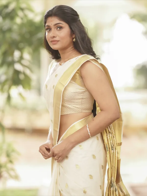 Pearl_White_Maheshwari_Silk_Cotton_Saree