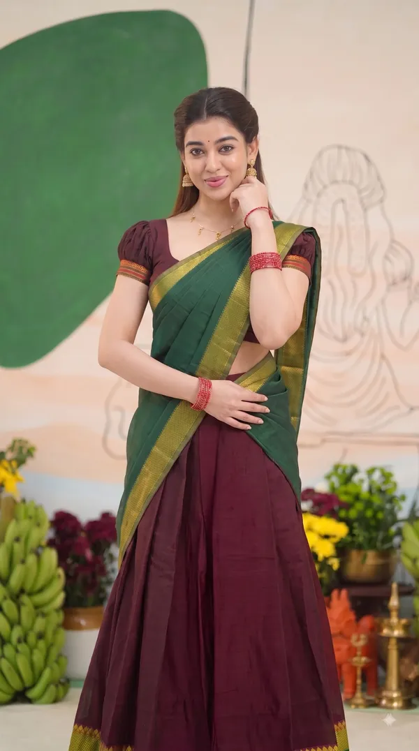 Traditional_Ruby_Maroon_Half_Saree_with_Green_Dhavani