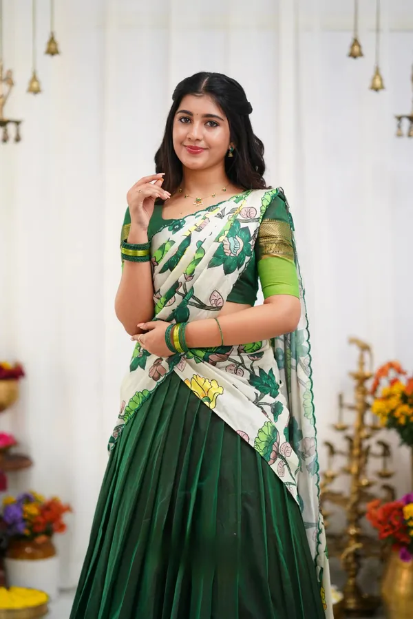 Padmaja_Cotton_Half_Saree_-_Dark_Green_and_Leaf_Green