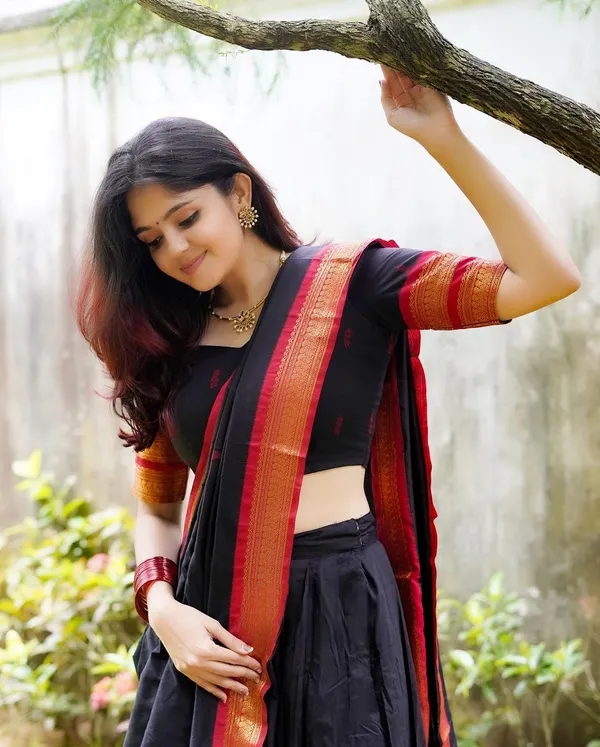 Kanjivaram_Silk_Zari_Half_Saree_Lehenga_With_Blouse_Along_With_Banarsi_Silk_Dupatta