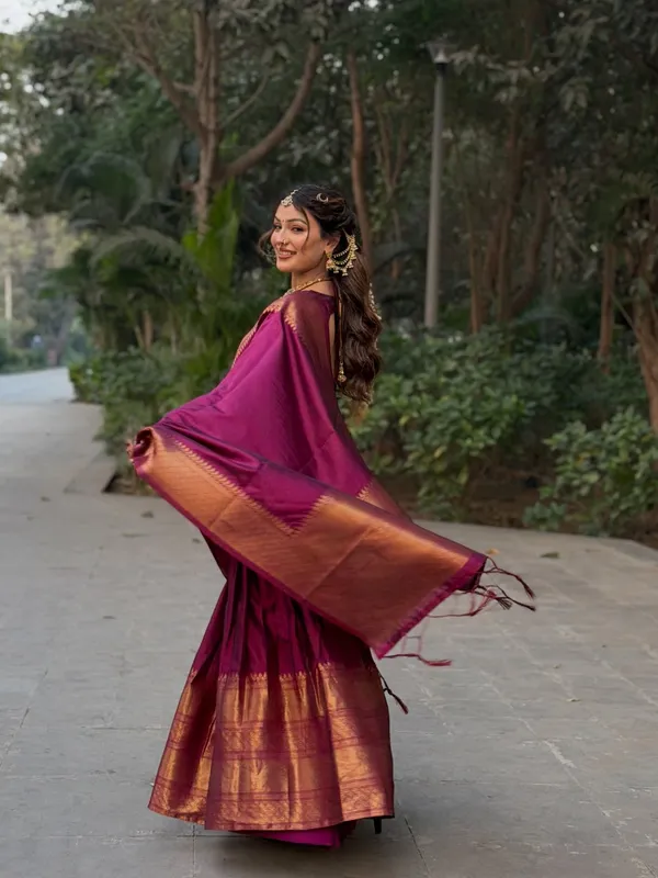 Kanjivaram_Silk_Zari_Half_Saree_Un-stitched_Lehenga_With_Blouse_Along_With_Banarsi_Silk