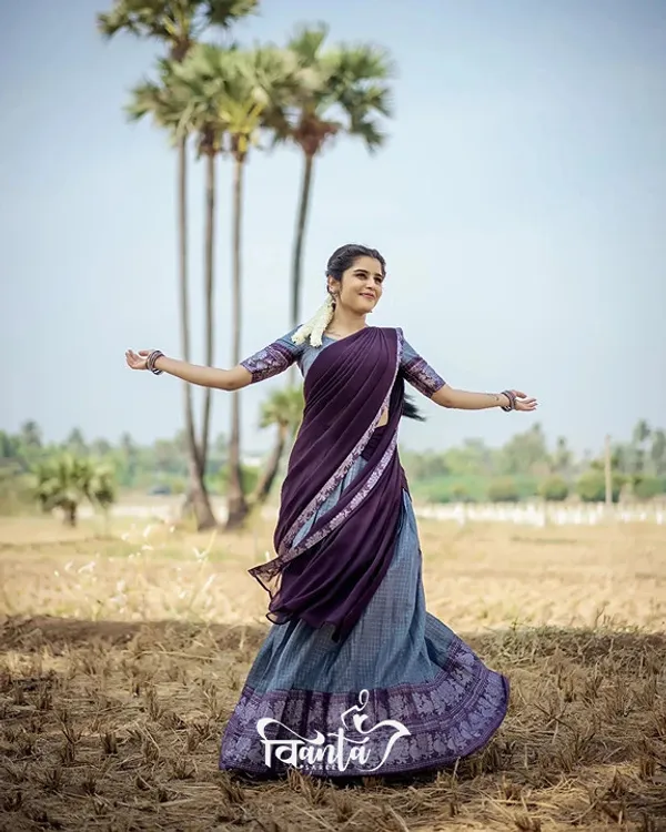 Sky_Blue_Kanjivaram_Soft_Silk_Wedding_&_Party_Wear_Half_Saree_&_Unstiched_Blouse_For_Women