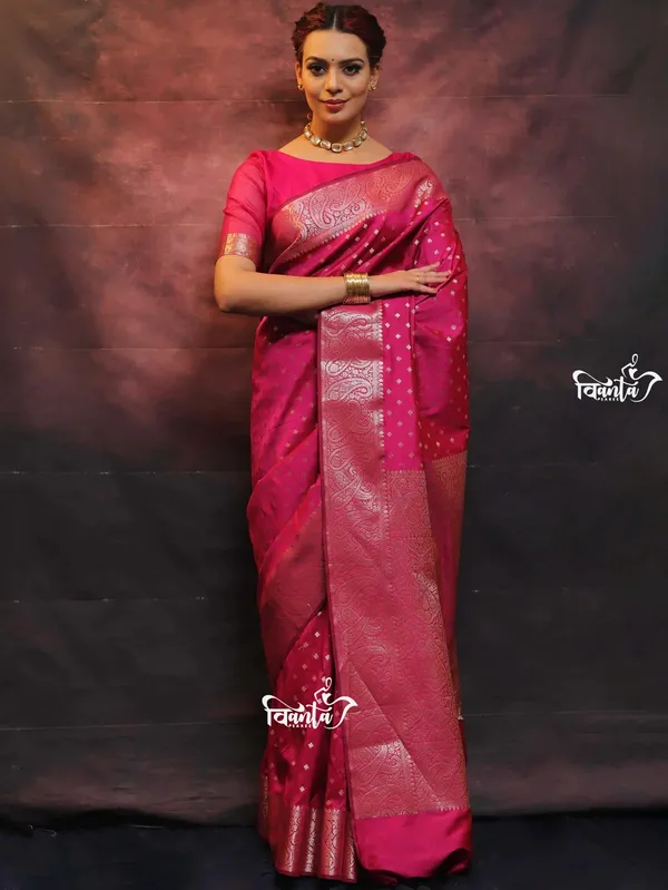 Woven_Kanjivaram_,_Banarasi_Jacquard_Saree