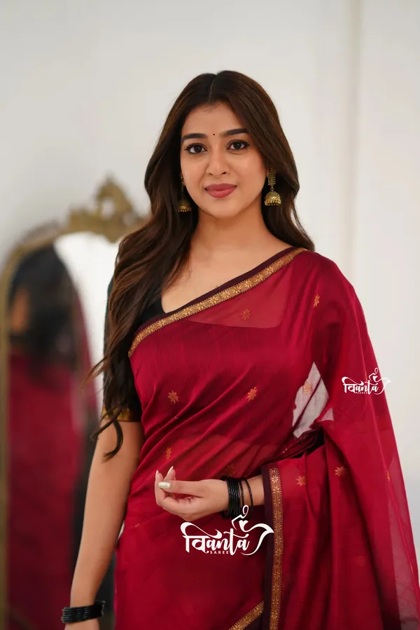 Red_Maheswari_Silk_Wedding_&_Party_Wear_Saree_&_Unstiched_Blouse_For_Women