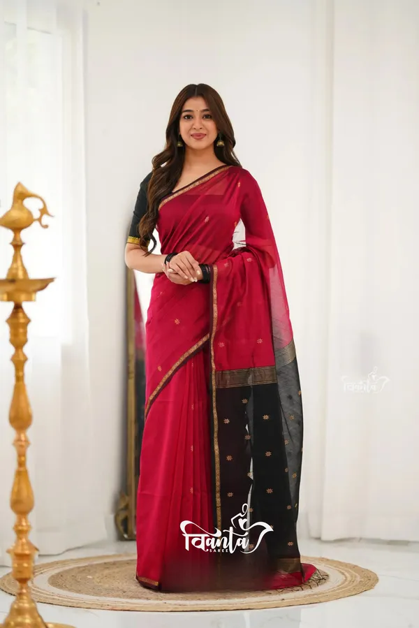 Red_Maheswari_Silk_Wedding_&_Party_Wear_Saree_&_Unstiched_Blouse_For_Women
