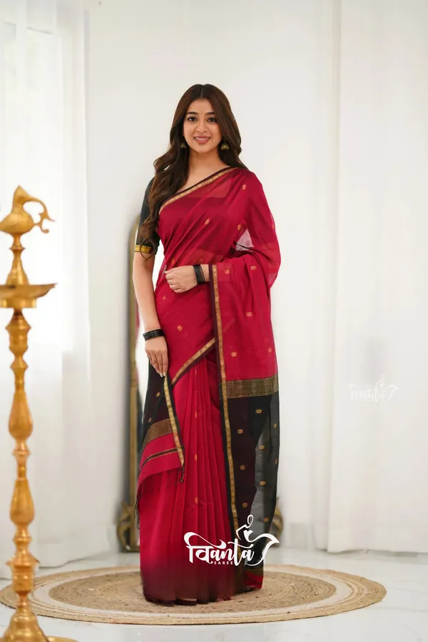 Red_Maheswari_Silk_Wedding_&_Party_Wear_Saree_&_Unstiched_Blouse_For_Women