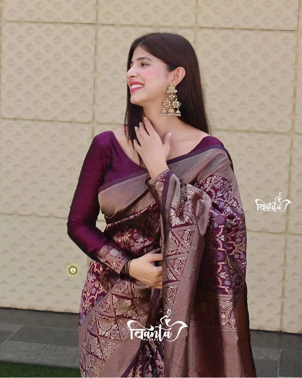 Purple_Woven_Kanjivaram_Banarasi_Jacquard_Sari