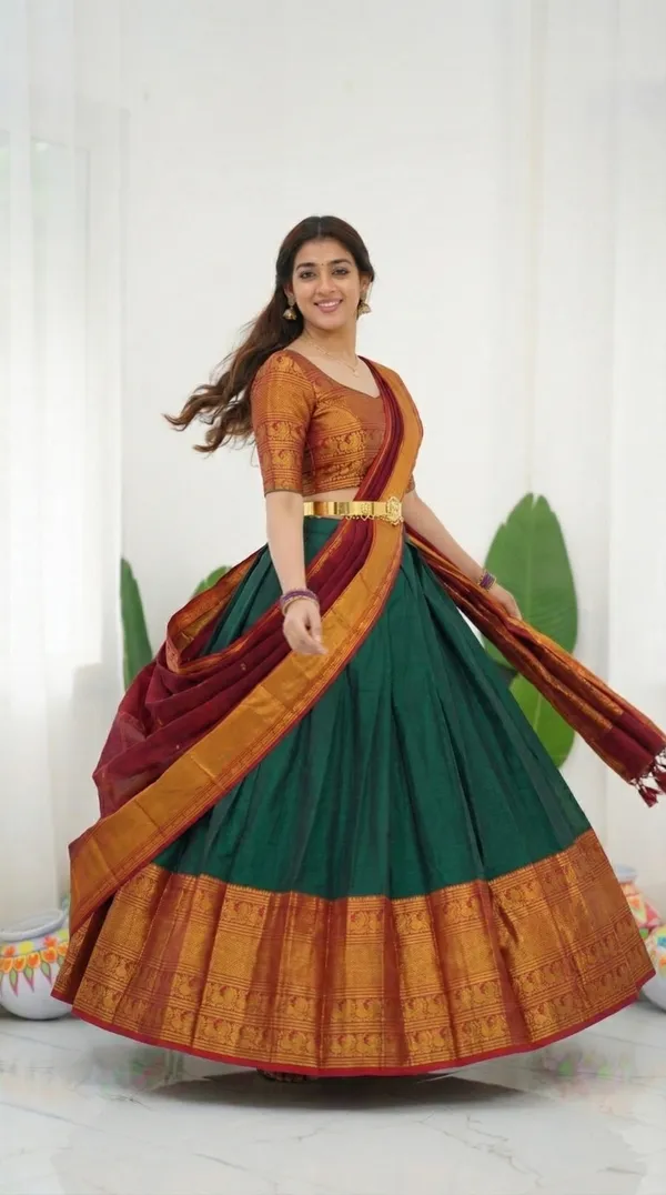 Kanjivaram_Silk_Zari_Half_Saree_stitched-Lehenga_With_Blouse_Along_With_Banarsi_Silk