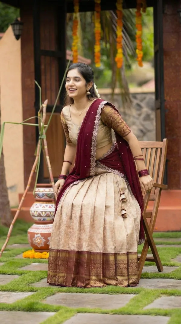 Kanjivaram_Silk_Zari_Half_Saree_stitched-Lehenga_With_Blouse_Along_With_Banarsi_Silk
