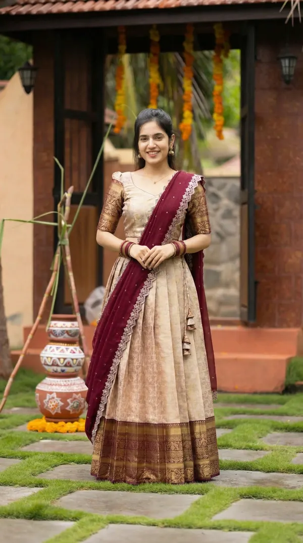 Kanjivaram_Silk_Zari_Half_Saree_stitched-Lehenga_With_Blouse_Along_With_Banarsi_Silk