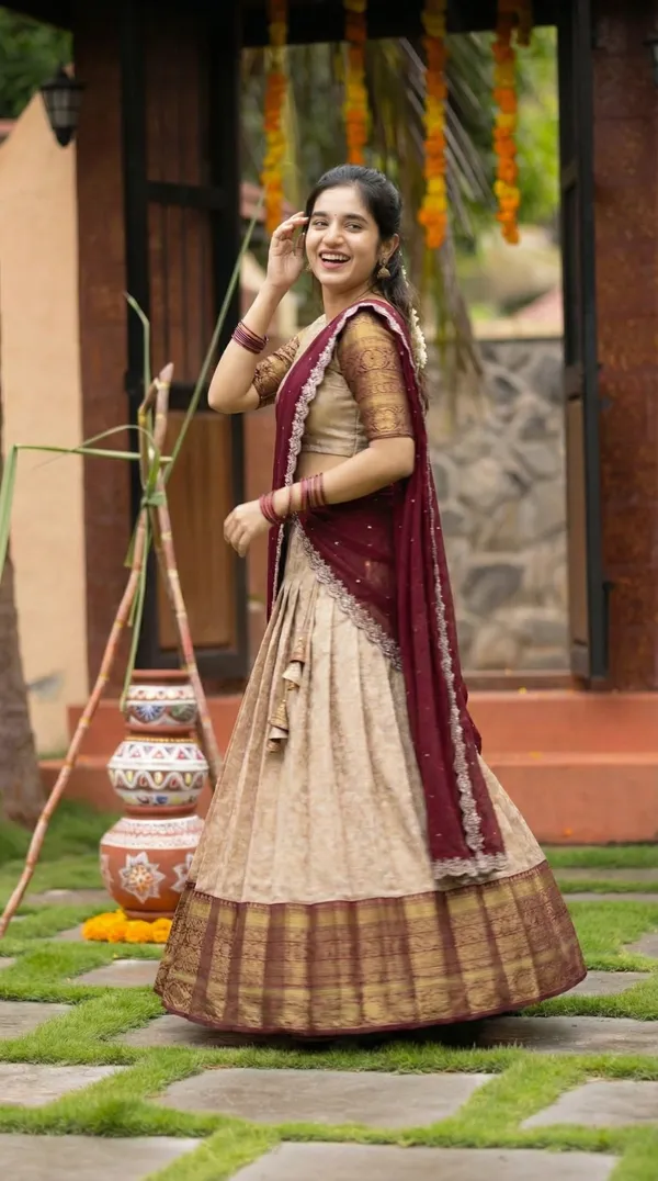 Kanjivaram_Silk_Zari_Half_Saree_stitched-Lehenga_With_Blouse_Along_With_Banarsi_Silk
