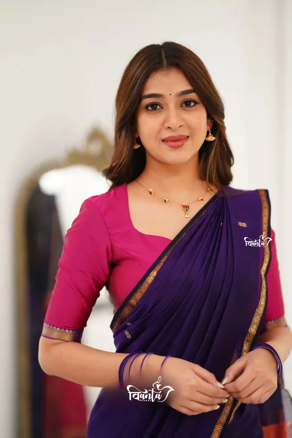 Blue_Maheswari_Silk_Wedding_&_Party_Wear_Saree_&_Unstiched_Blouse_For_Women