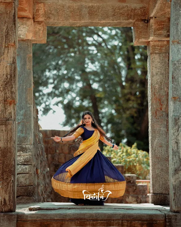 Kanjivaram_Silk_Zari_Half_Saree_Lehenga_With_Blouse_Along_With_Banarsi_Silk_Dupatta