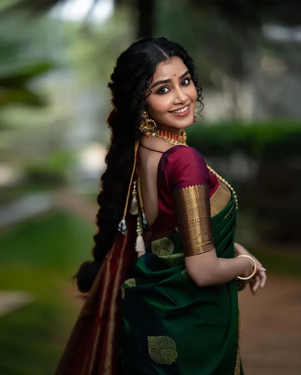 Green_Banarasi_Silk_Wedding_&_Party_Wear_Saree_&_Unstiched_Blouse_For_Women