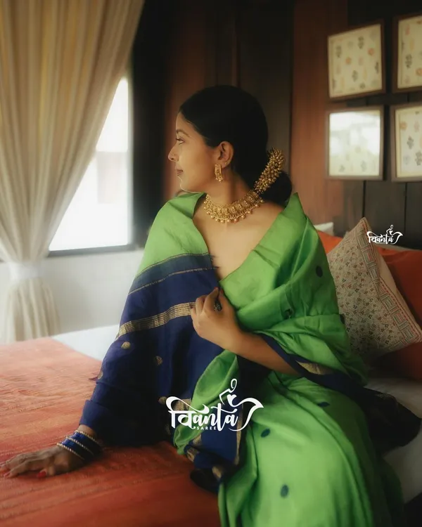 Perot_Banarasi_Silk_Wedding_&_Party_Wear_Saree_&_Unstiched_Blouse_For_Women