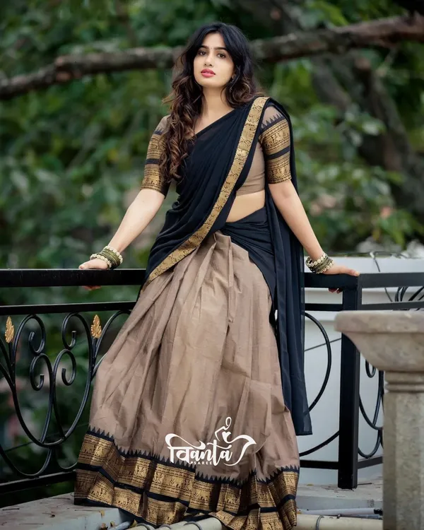 Kanjivaram_Silk_Zari_Half_Saree_Lehenga_With_Blouse_Along_With_Banarsi_Silk_Dupatta
