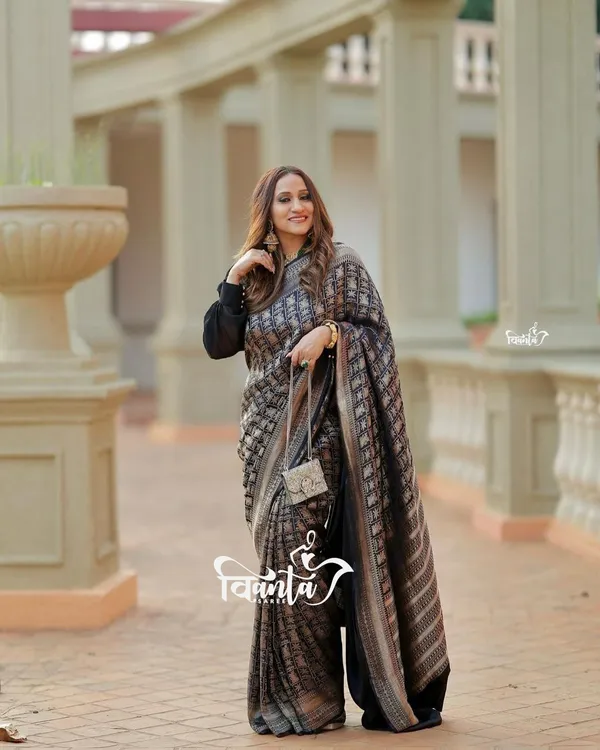 Woven_Kanjivaram,Banarasi_Jacquard_Soft_Silk_Saree