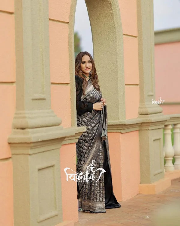 Woven_Kanjivaram,Banarasi_Jacquard_Soft_Silk_Saree