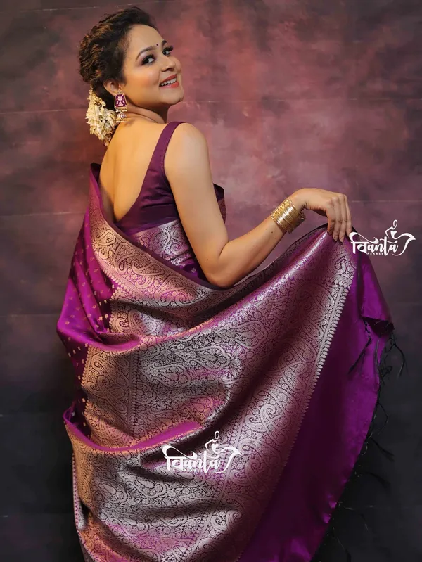 Woven_Kanjivaram_,_Banarasi_Jacquard_Saree