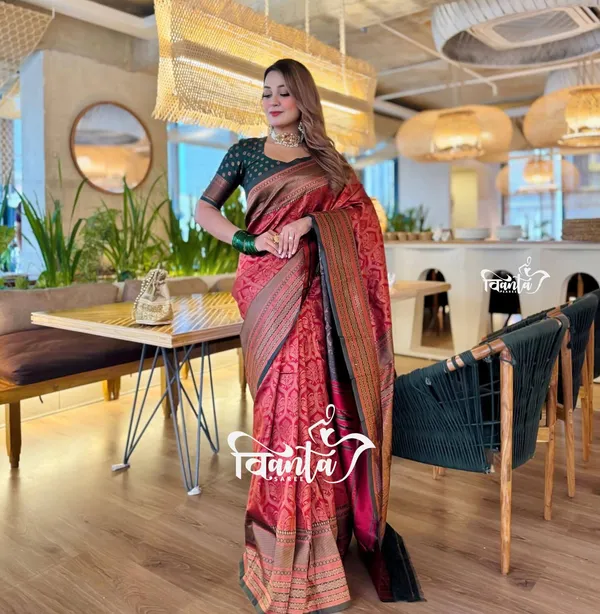 Woven_Kanjivaram_Jacquard_Banarasi_Saree