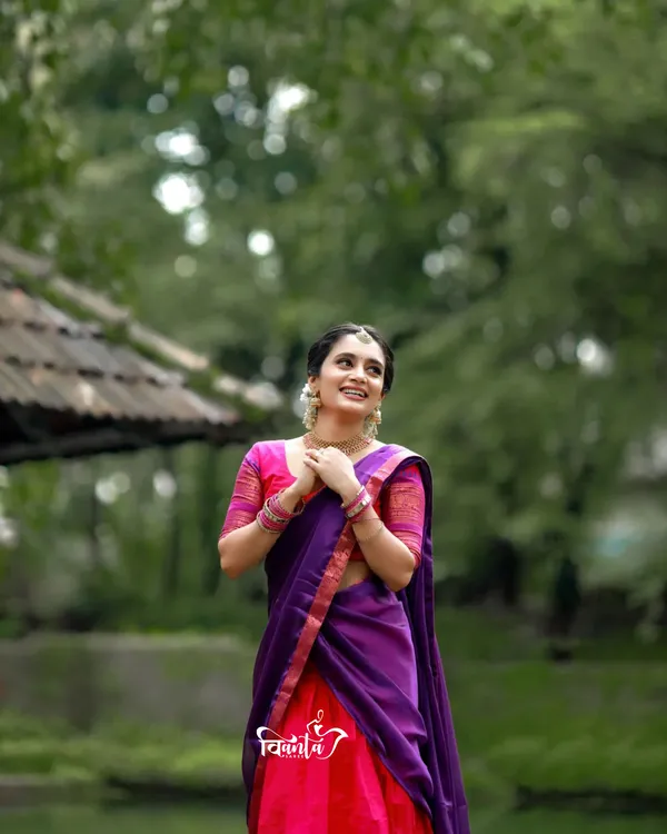 Kanjivaram_Silk_Zari_Half_Saree_Lehenga_With_Blouse_Along_With_Banarsi_Silk_Dupatta