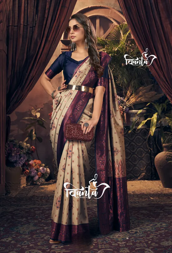 Cream_Woven_Kanjivaram_Banarasi_Jacquard_Sari