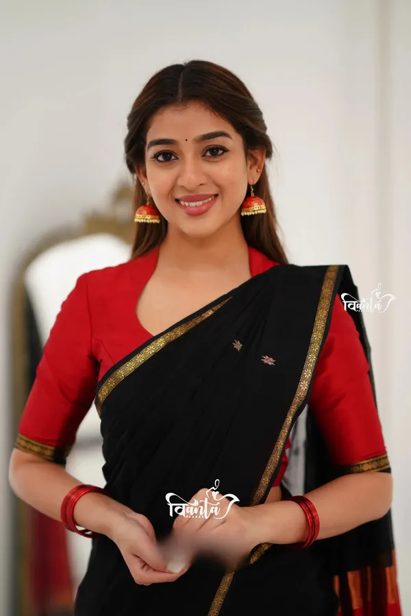 Maheswari_Silk_Cotton_Saree_-_Black_And_Maroonish_Red