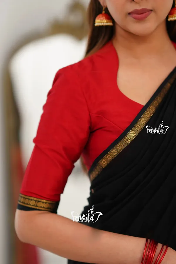 Maheswari_Silk_Cotton_Saree_-_Black_And_Maroonish_Red