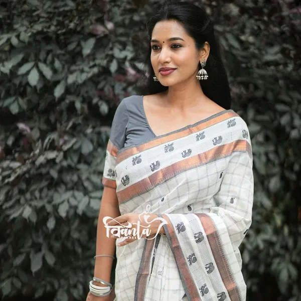 Woven_Kanjivaram_Jacquard_Banarasi_Saree