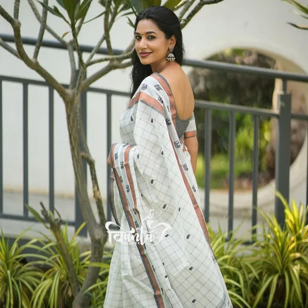 Woven_Kanjivaram_Jacquard_Banarasi_Saree