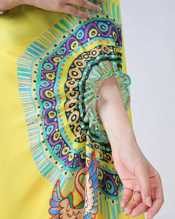 Sunshine_Yellow_Designer_Freehand_Swan_Print_Saree_in_Georgette_Satin