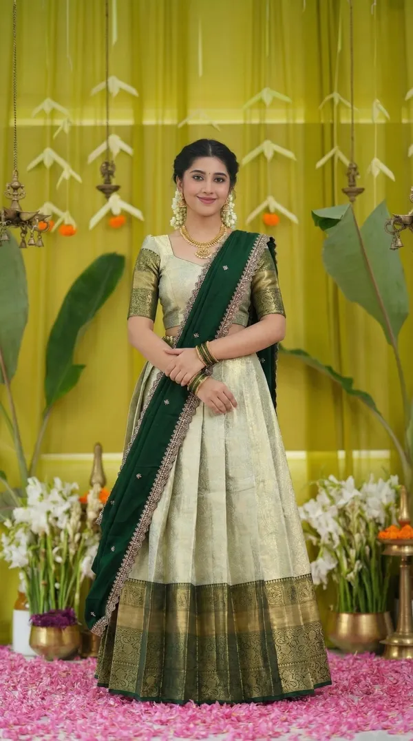 Kanjivaram_Silk_Zari_Half_Saree_stitched-Lehenga_With_Blouse_Along_With_Banarsi_Silk