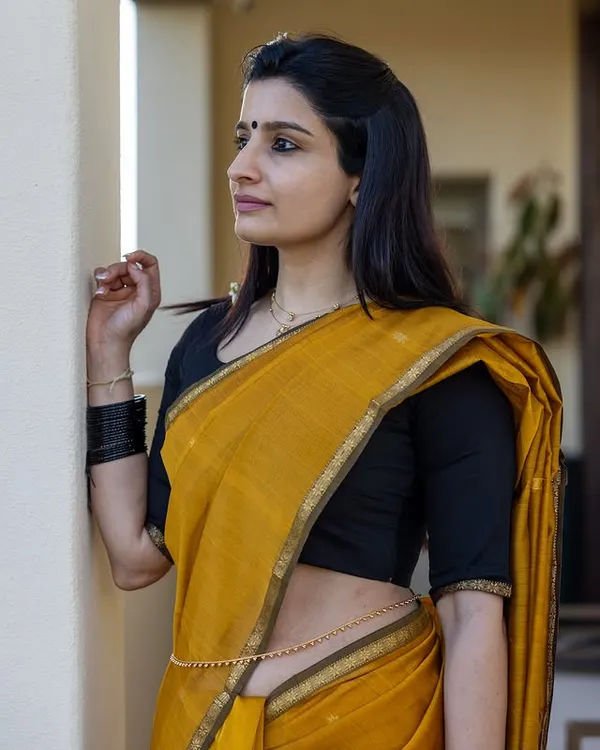 Maheswari_Silk_Cotton_Saree_-_Gold_and_Black