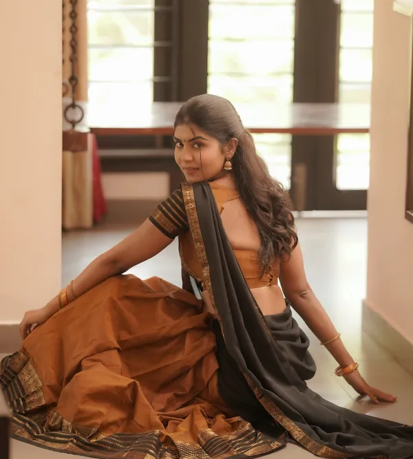 Kanjivaram_Silk_Zari_Half_Saree_Un-stitched_Lehenga_With_Blouse_Along_With_Banarsi_Silk