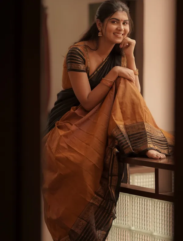 Kanjivaram_Silk_Zari_Half_Saree_Un-stitched_Lehenga_With_Blouse_Along_With_Banarsi_Silk