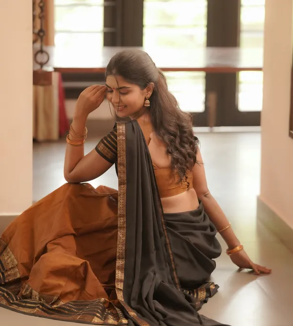 Kanjivaram_Silk_Zari_Half_Saree_Un-stitched_Lehenga_With_Blouse_Along_With_Banarsi_Silk