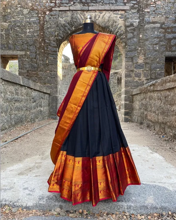 Kanjivaram_Silk_Zari_Half_Saree_stitched-Lehenga_With_Blouse_Along_With_Banarsi_Silk