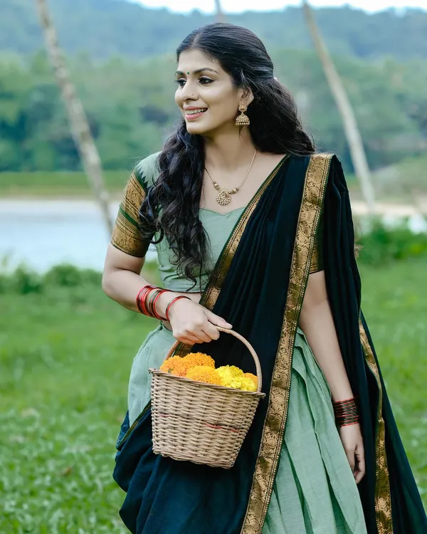 Kanjivaram_Silk_Zari_Half_Saree_Lehenga_With_Blouse_Along_With_Banarsi_Silk_Dupatta