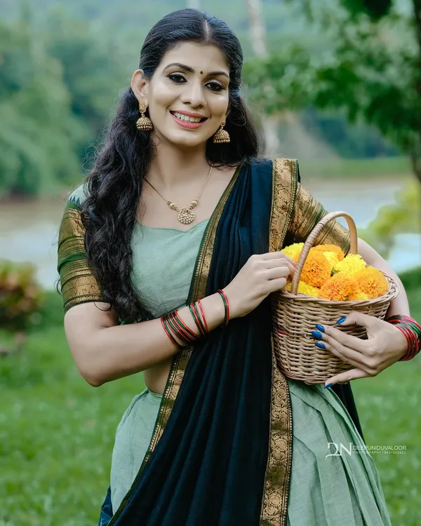 Kanjivaram_Silk_Zari_Half_Saree_Lehenga_With_Blouse_Along_With_Banarsi_Silk_Dupatta