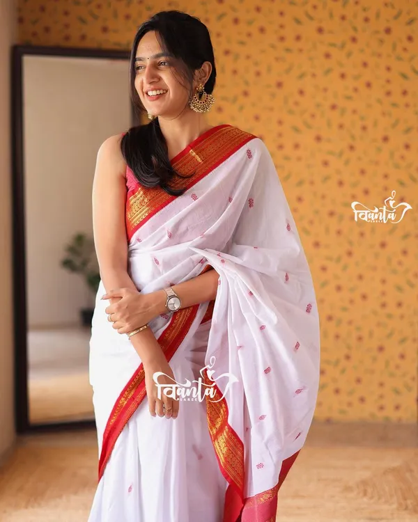 Woven_Kanjivaram_,_Banarasi_Jacquard_Saree
