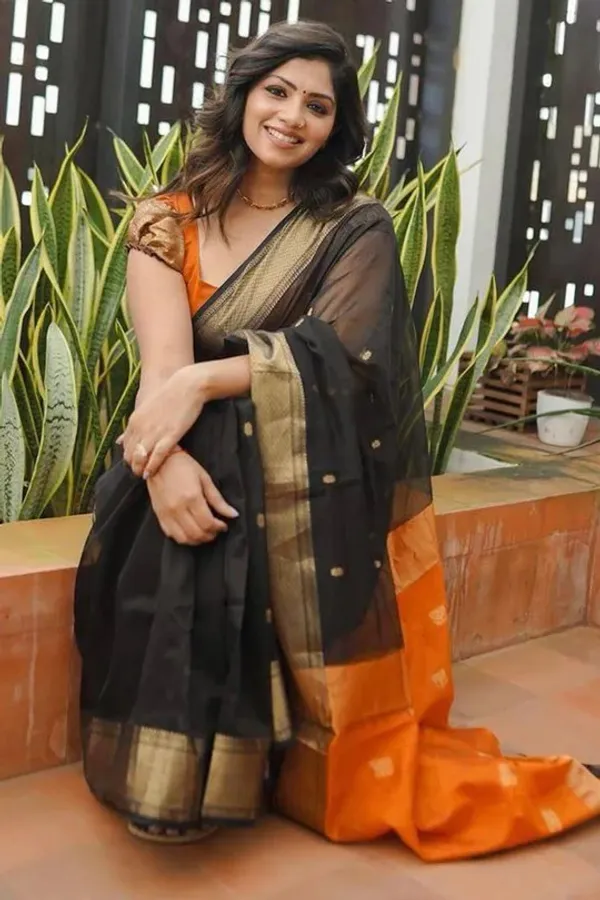 Eclipse_Black_Maheshawari_Cotton_Silk_Saree