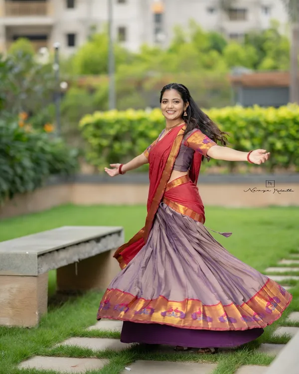 Kanjivaram_Silk_Zari_Half_Saree_Un-stitched_Lehenga_With_Blouse_Along_With_Banarsi_Silk
